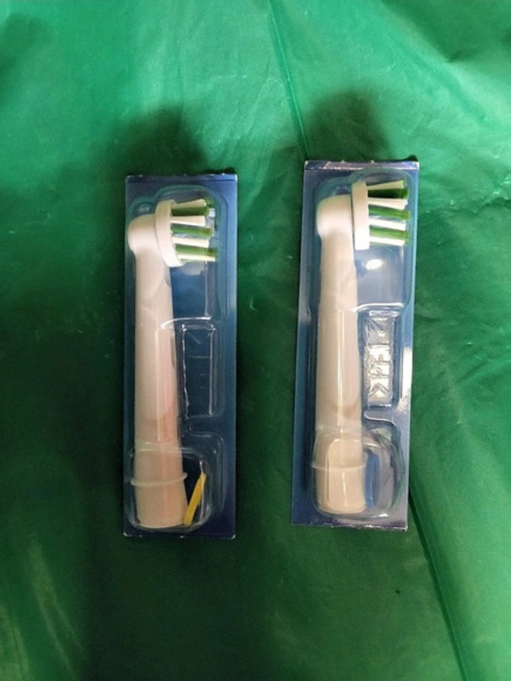 Oral-B Precision Clean Replacement Brush Heads White & Green
